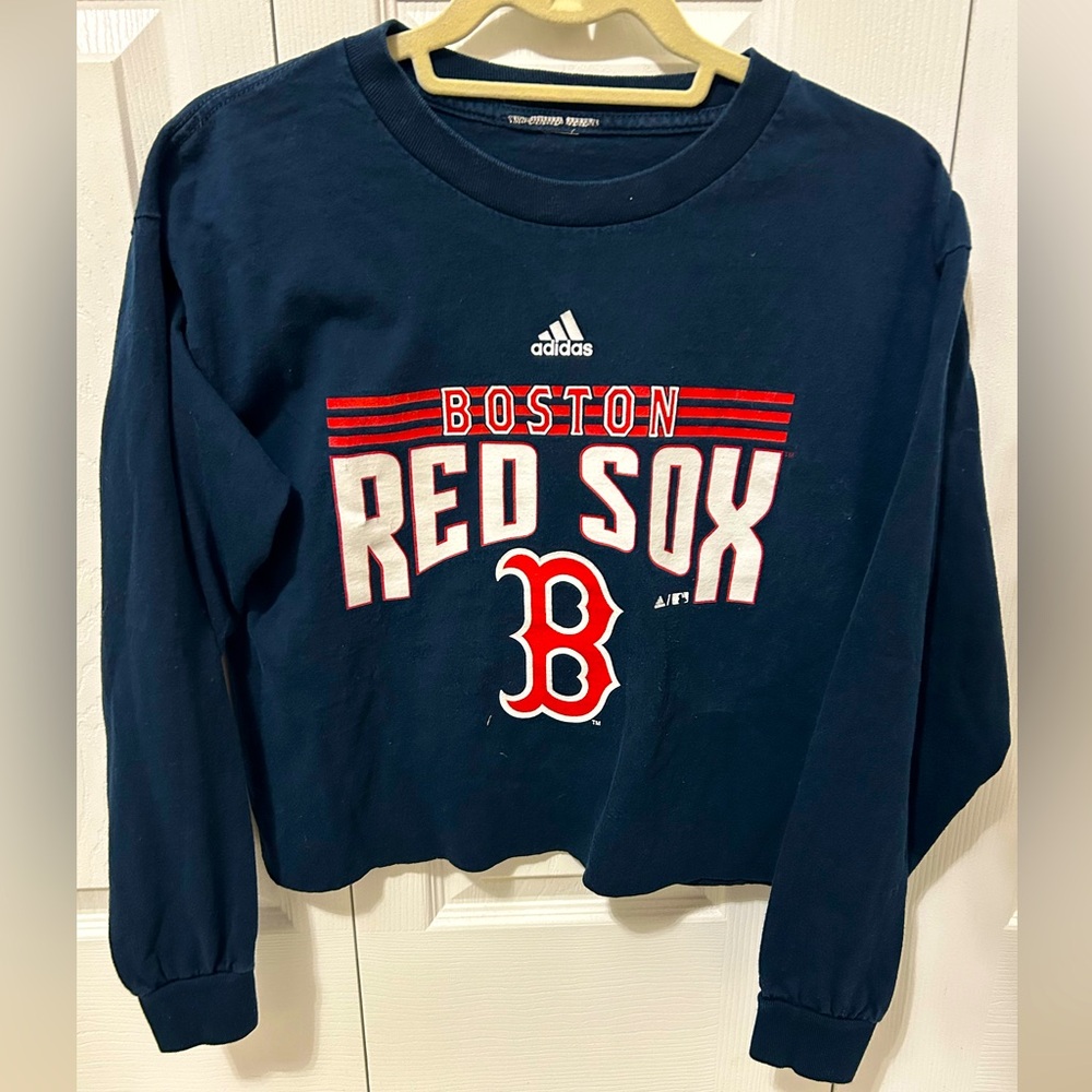 Boston Red Sox long sleeve tee. Longer style crop. Adidas. So cute!